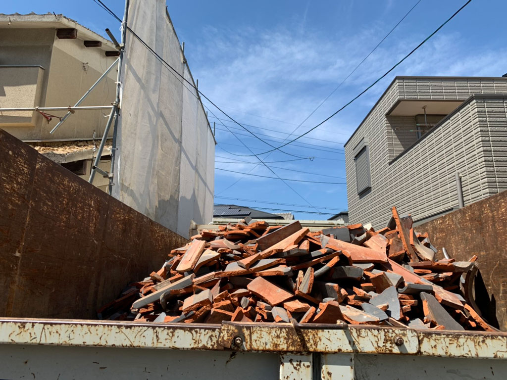 タマホームさんでお建て替え 奈良市で解体工事 ホウワ 奈良で噂の引越しと解体外構 海上コンテナ販売企業