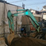 建物基礎解体中