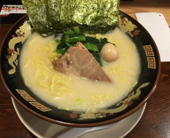 濃厚とんこつ塩ラーメン