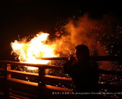 東大寺二月堂修二会（お水取り・お松明）撮影者 森本清隆　住まいのホウワ