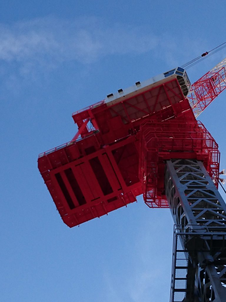 空を見上げる田舎っぺ┃大阪市中央区