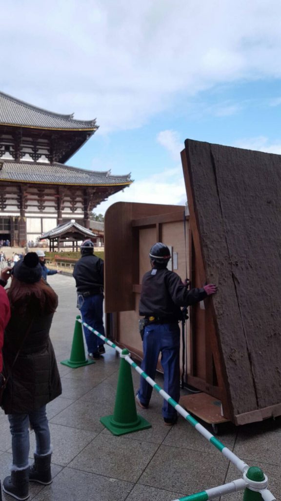 重要文化財 東大寺廻廊ほか3棟屋根葺替工事にともなう移転業務