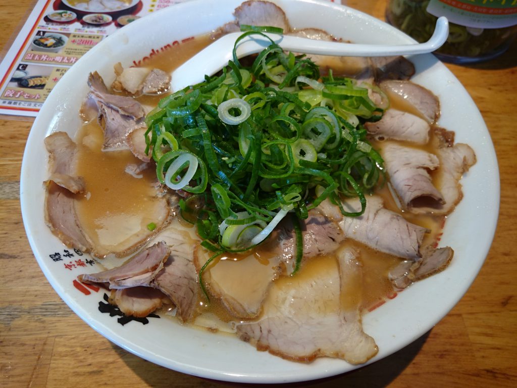 京都１号線沿いに有るラーメン横綱久御山店のチャーシュー麺大＋ネギ盛り