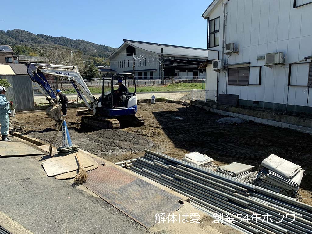 桜井市 三輪さんの参道近くでお建て替えにともなう解体工事