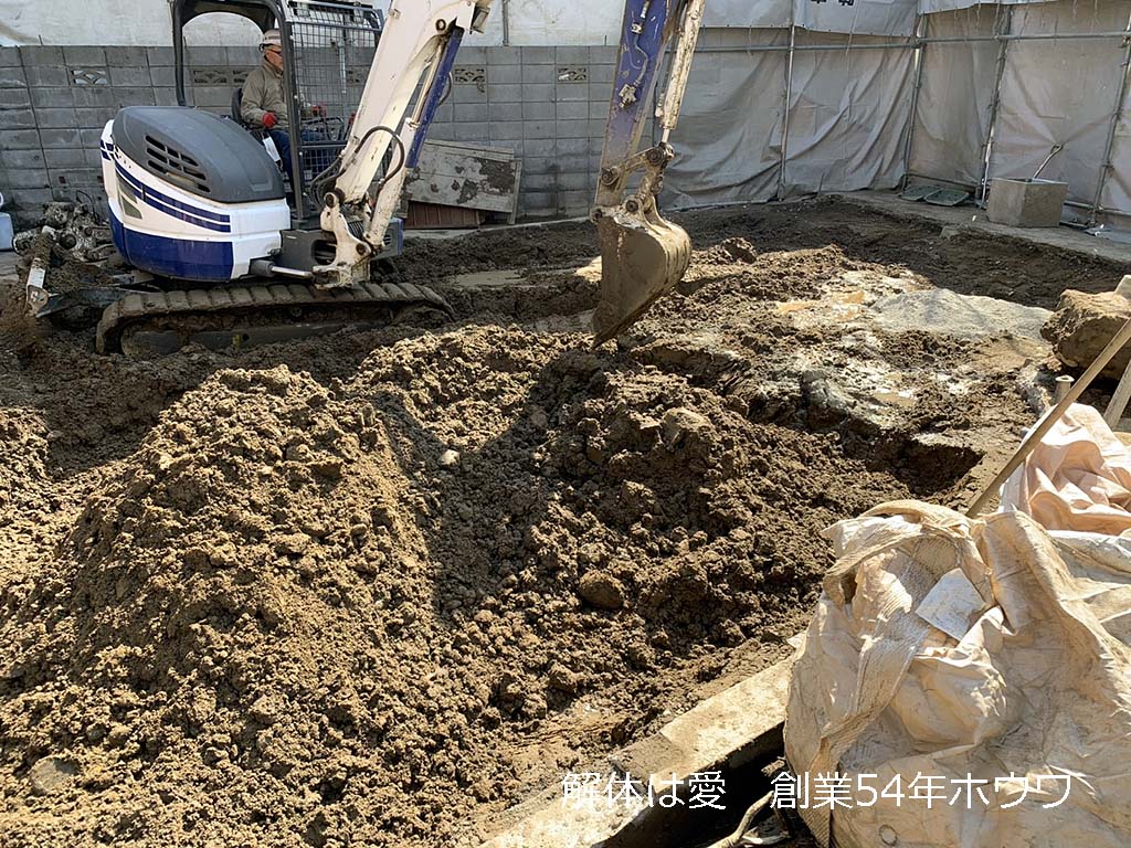 桜井市 三輪さんの参道近くでお建て替えにともなう解体工事