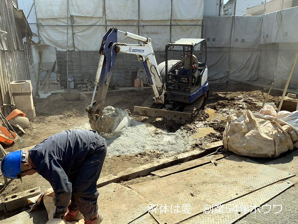 桜井市 三輪さんの参道近くでお建て替えにともなう解体工事