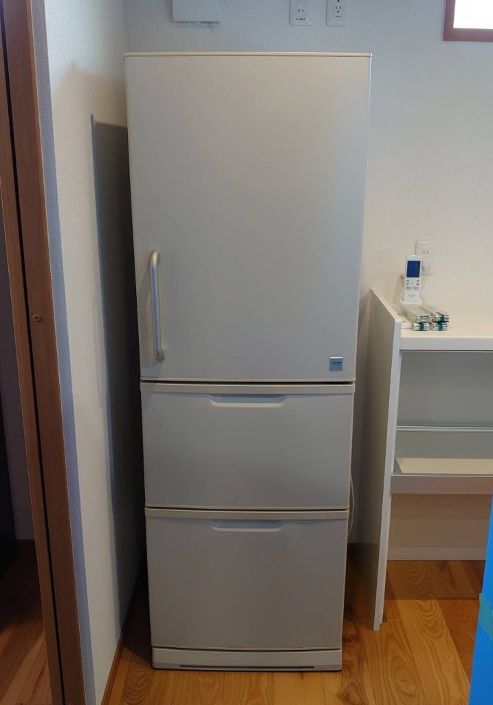 ご新居にて冷蔵庫の設置完了。