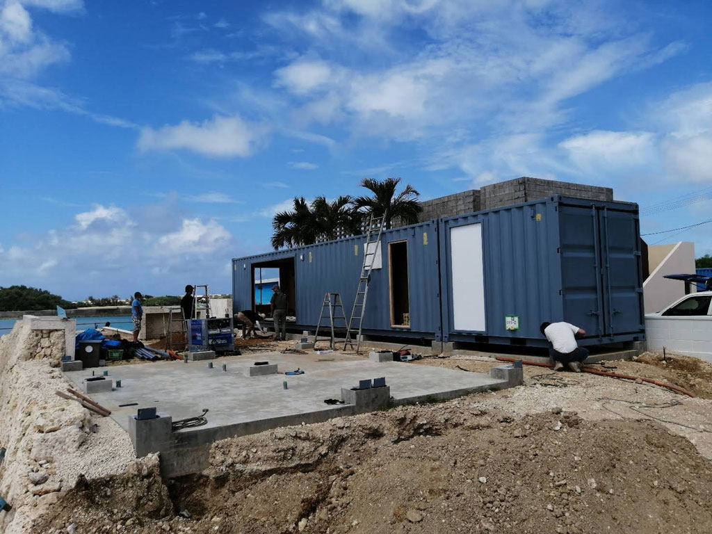 南の島、沖縄某所で商業施設を建築