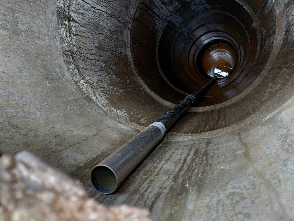 枯れた古井戸を打込み矢太郎で復活 | 京都府南部