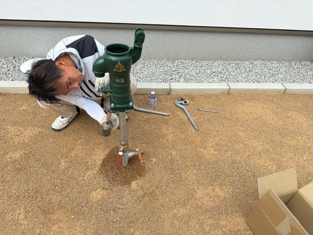 手押しポンプのセット(東邦ガチャポン)