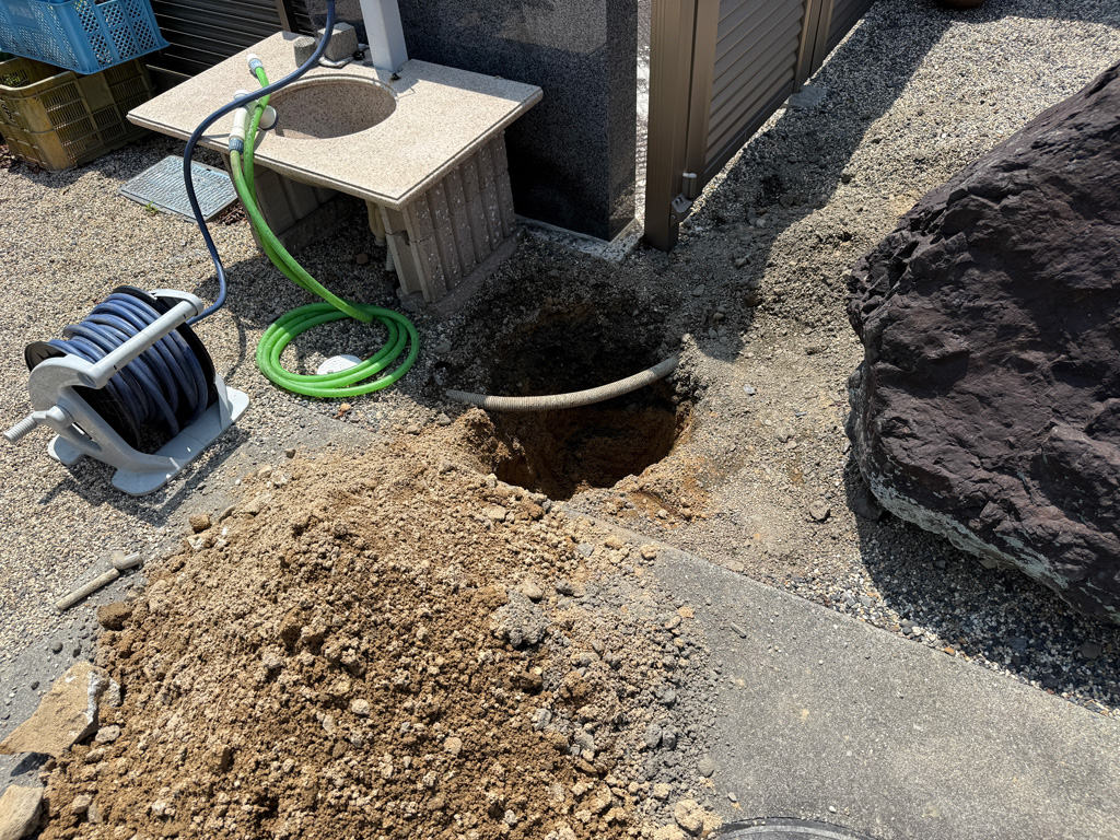【三重県鈴鹿市】矢太郎Proが大活躍！難関の硬質地盤を乗り越え、邸宅に10.5mのハイブリッド井戸が完成！