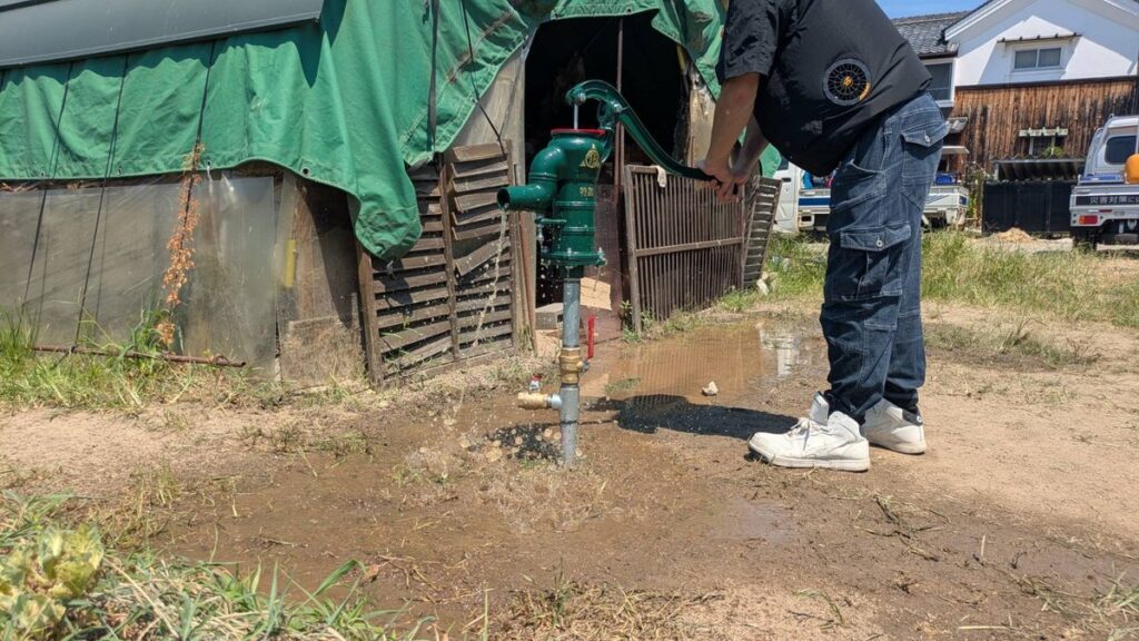 水温15℃の地下水で農作物に活力を与える