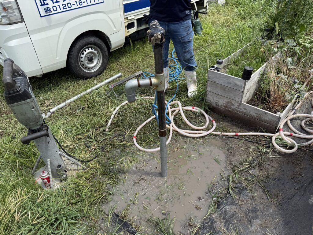 深さ3メートルで水脈に到達したものの、水量が少ない