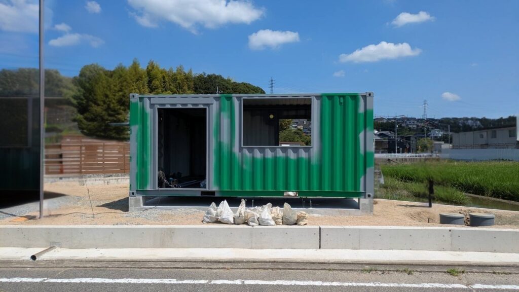 中古コンテナを使った美容室を着工