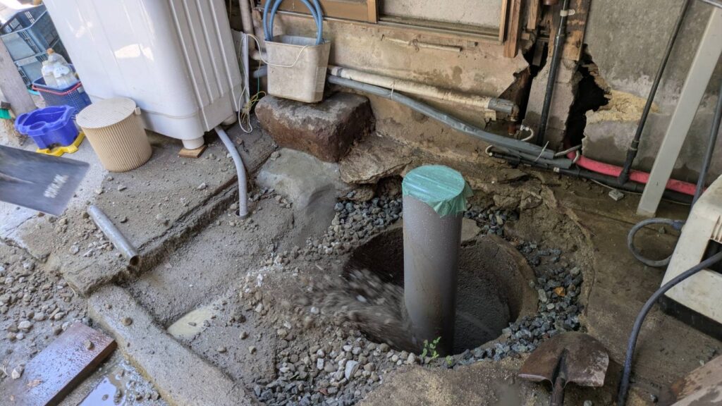 大量の砕石投入。