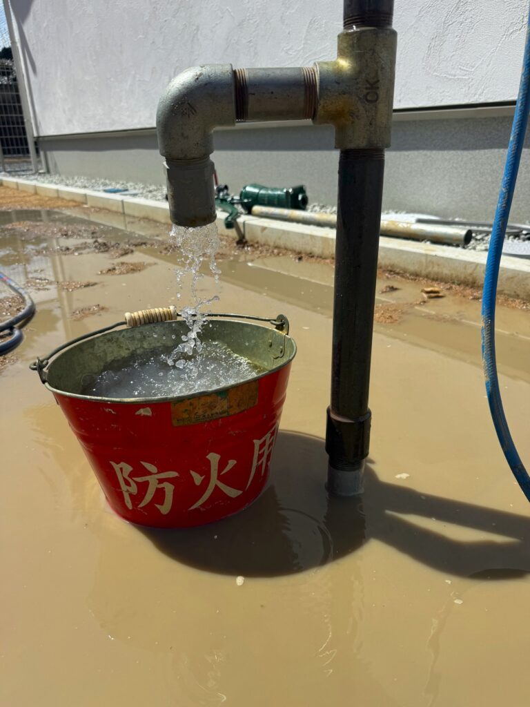 エアーリフトで30分、砂や泥を洗い出し