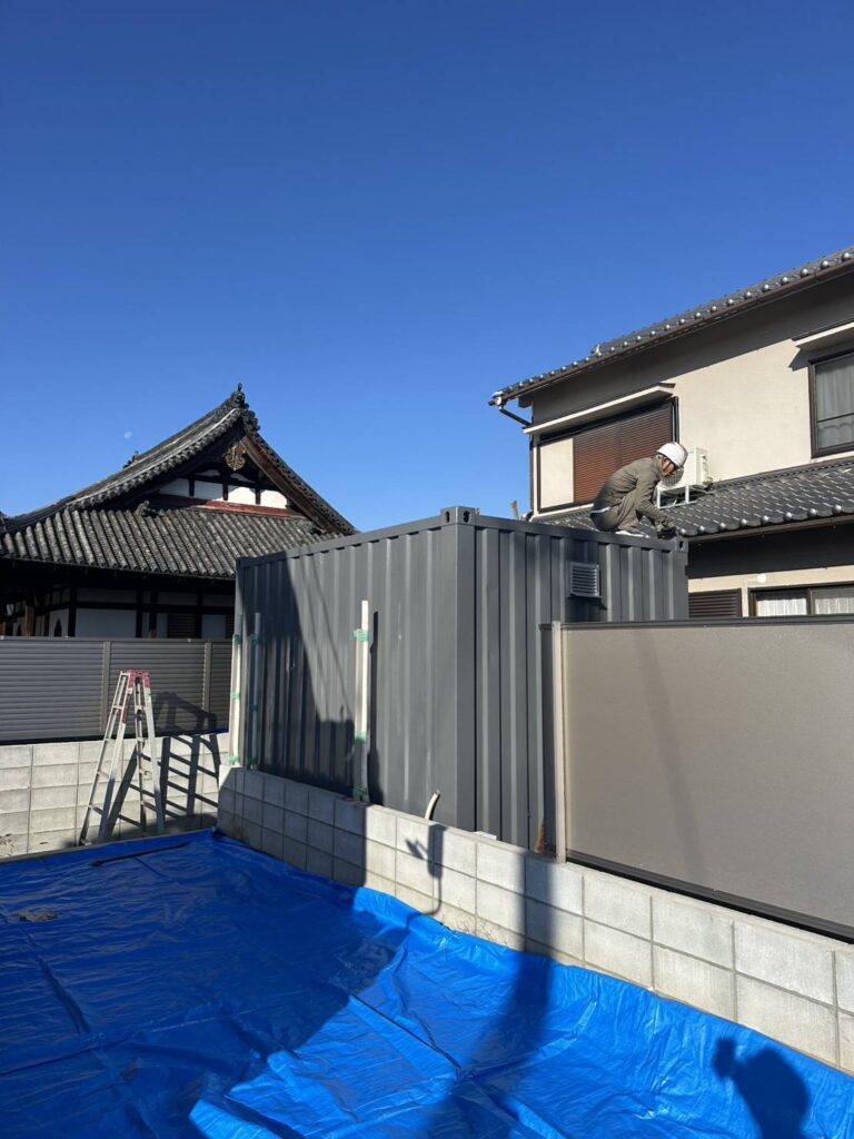 二階建て倉庫で土地スペースの有効利用 一日で完成