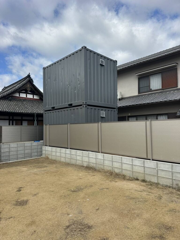 二階建て倉庫で土地スペースの有効利用 一日で完成