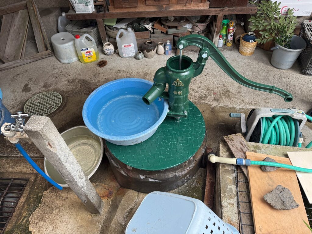 オーダーメイドの井戸蓋で使っていない丸井戸を活用