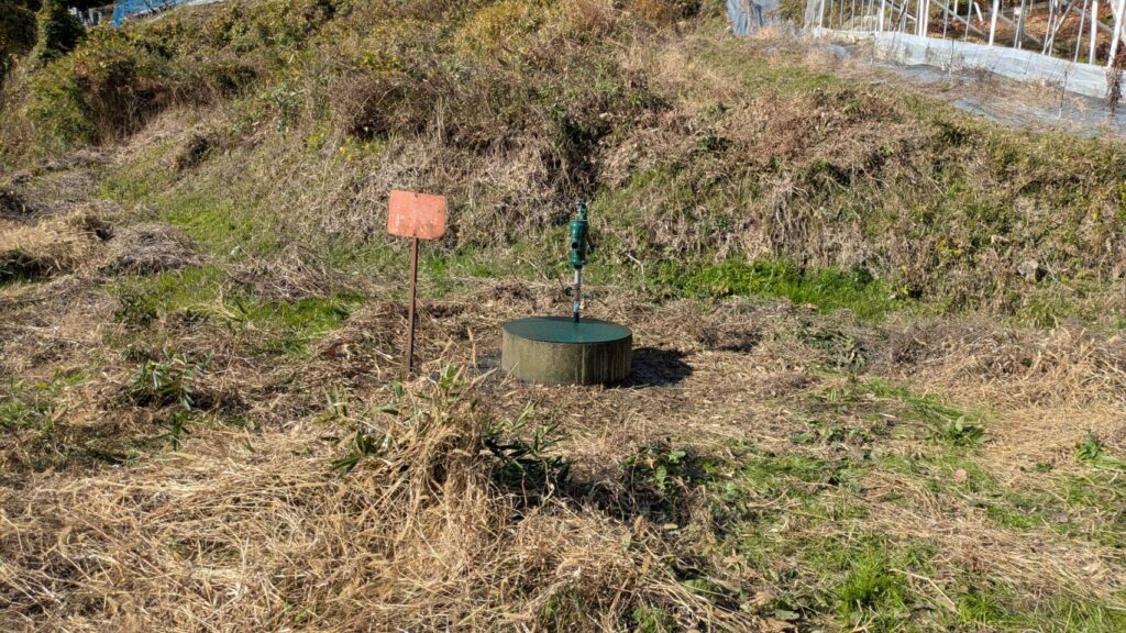 鉄製肉厚の蓋で安全
