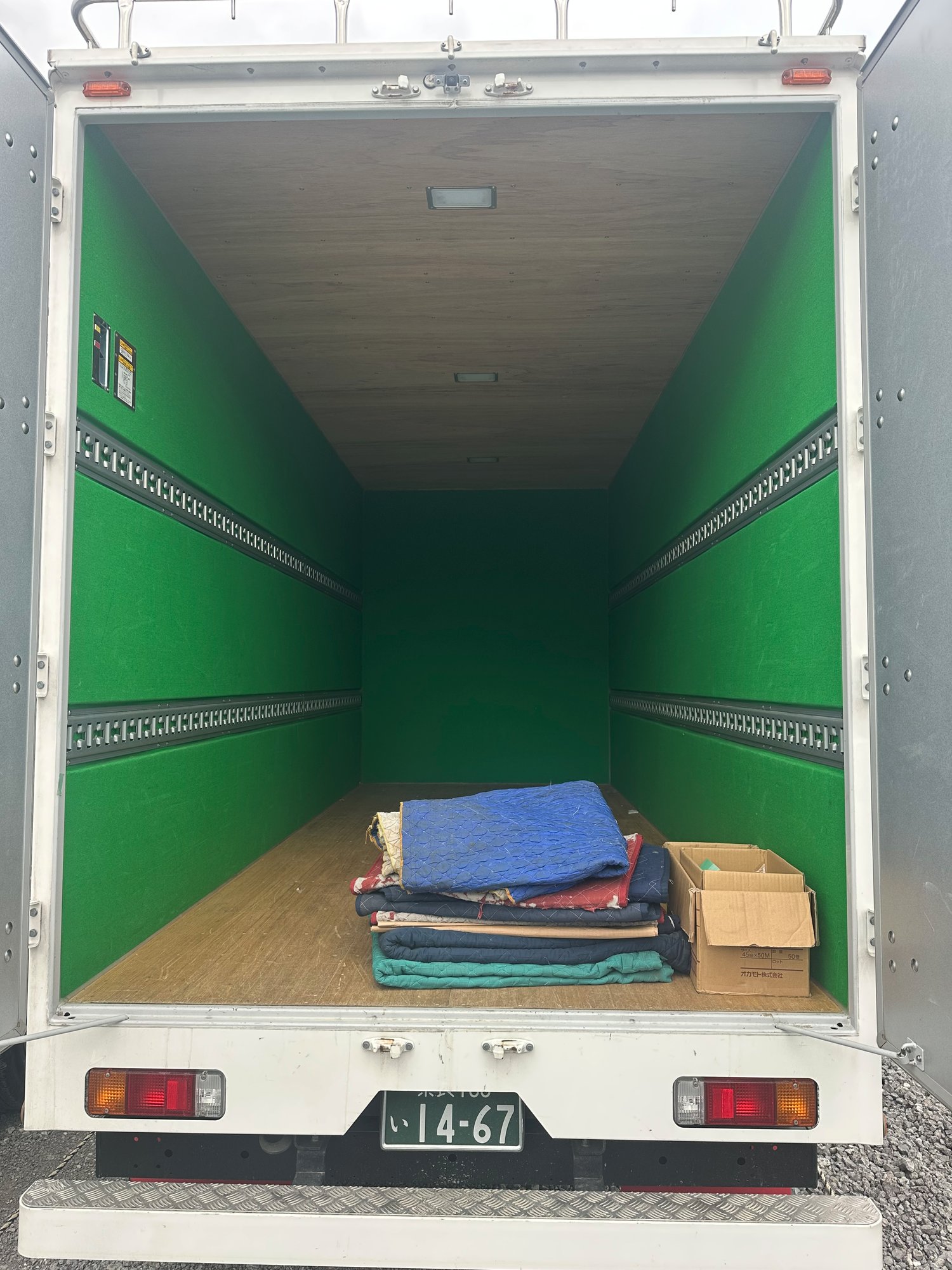 フェルト素材の壁面