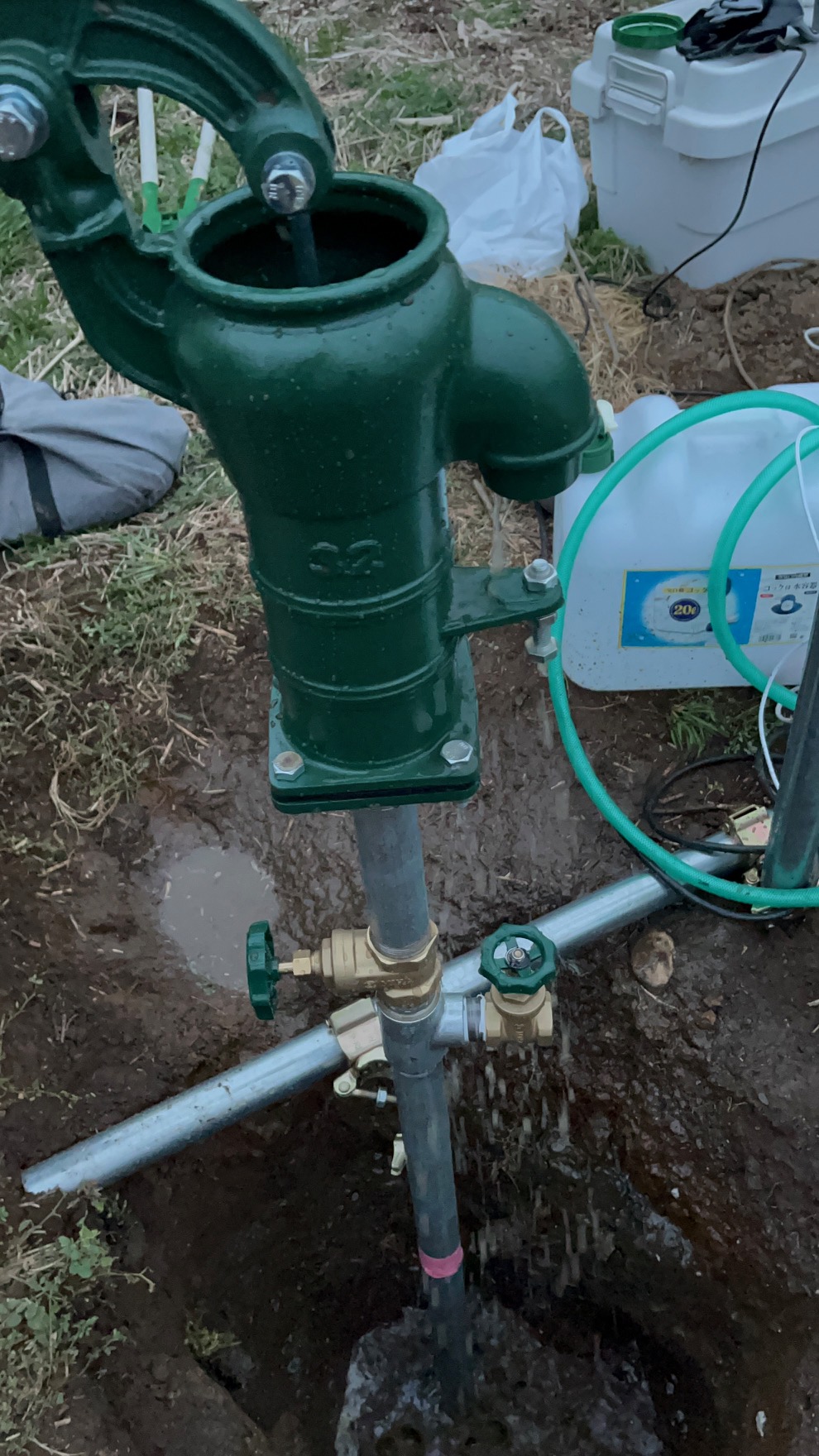 井戸掘り作業の様子4