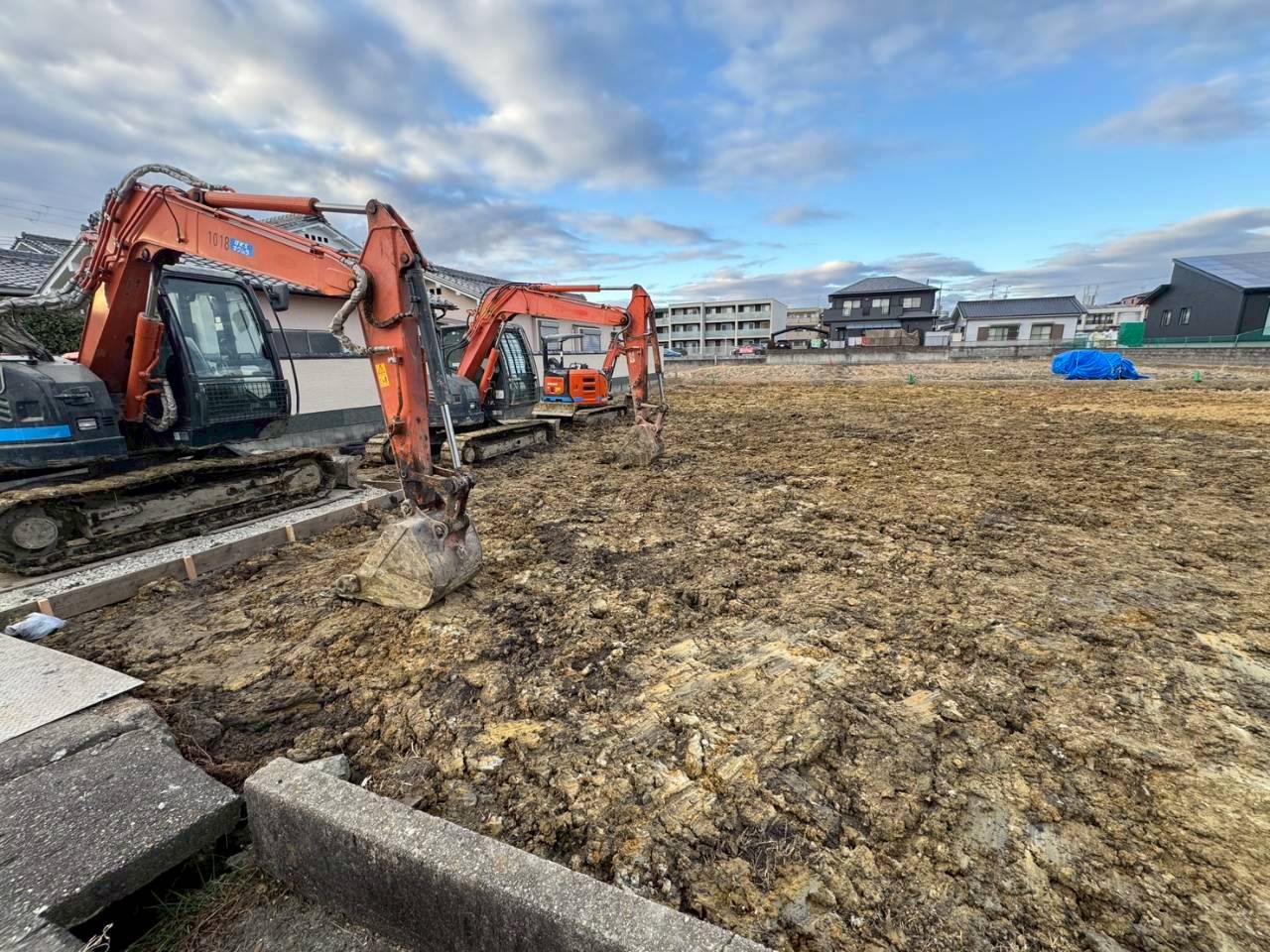 ユンボ3台が集結