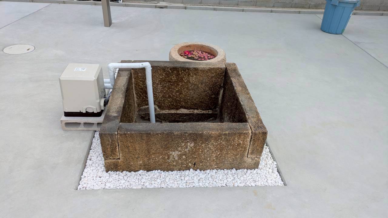 製作した重厚感のある黒い鉄製井戸蓋