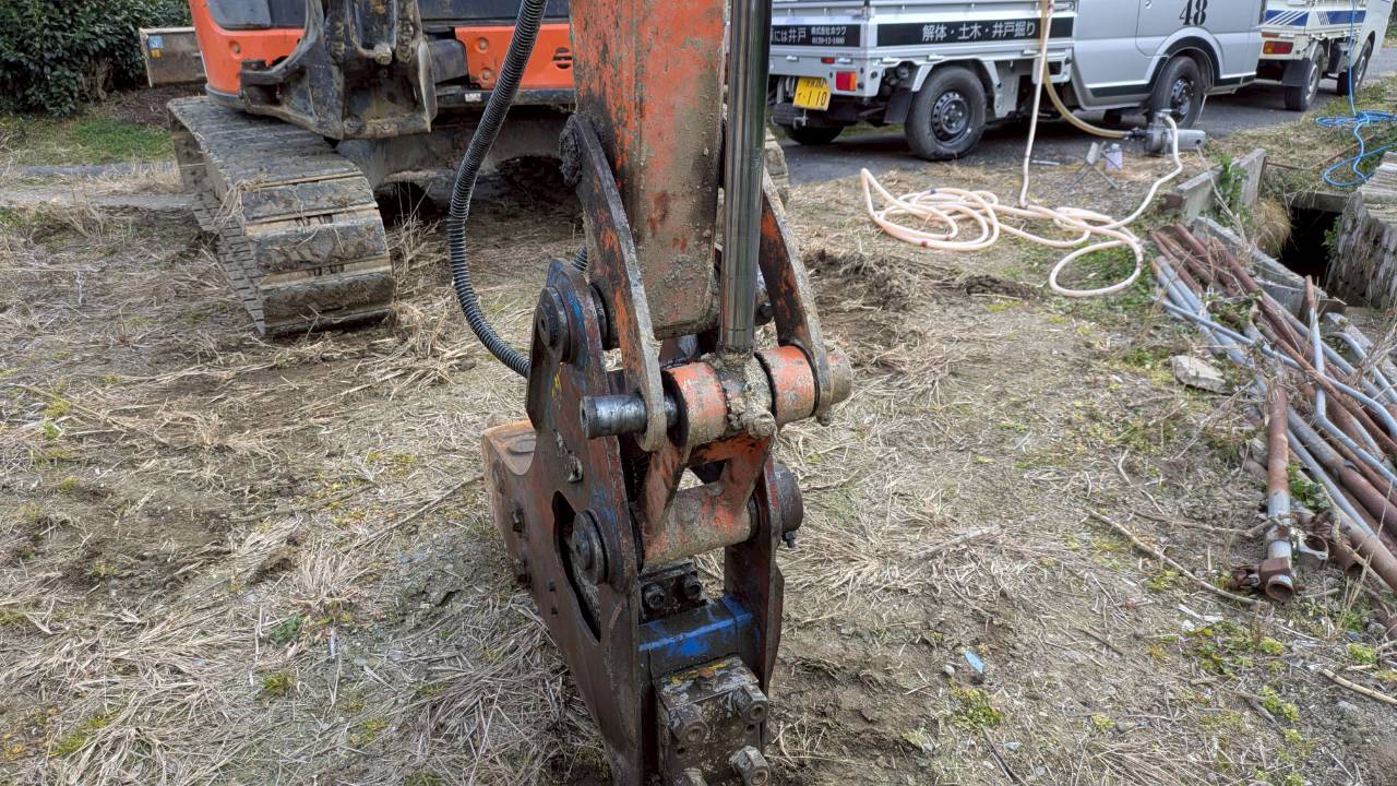 激しい衝撃に耐えきれず折れてしまった連結部分のピン