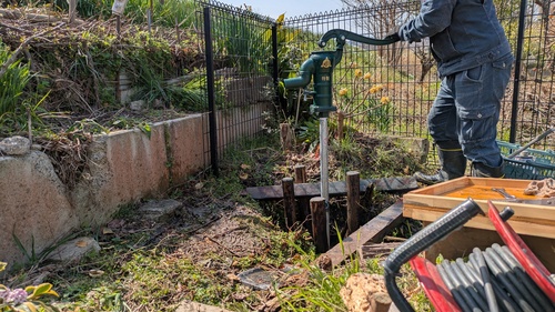 井戸作りの様子