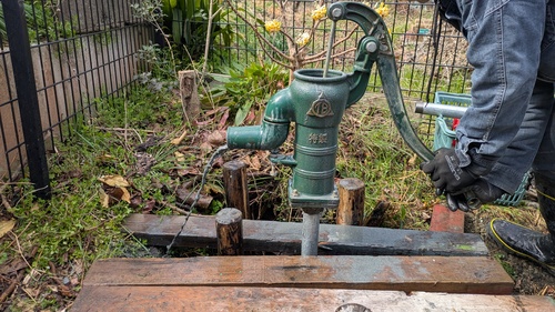 井戸作りの様子