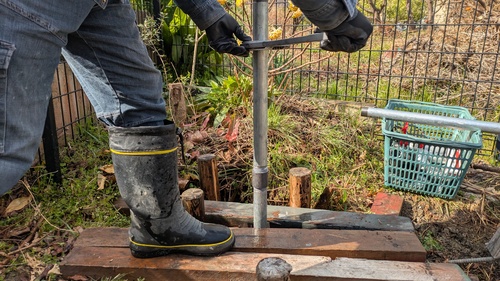 井戸作りの様子