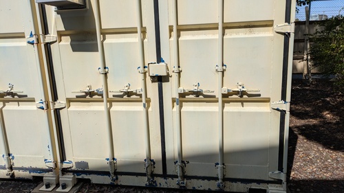 備蓄品戻しと仮設コンテナ撤去1