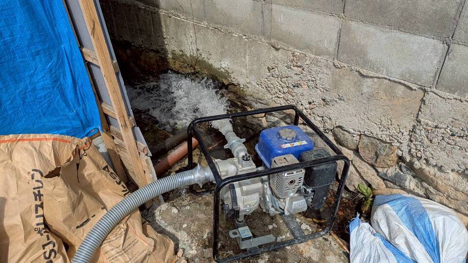 美しい石積みが現れた井戸の内部