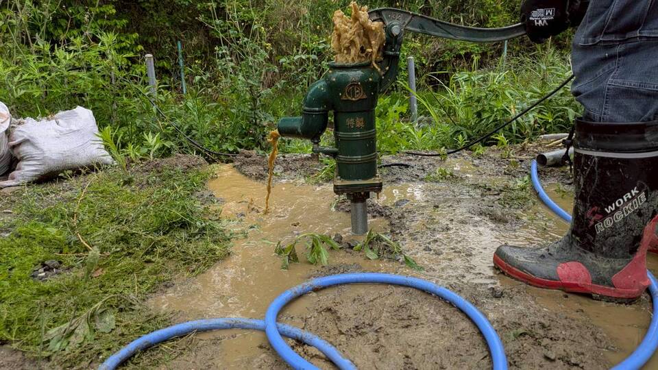 掘りたての泥水