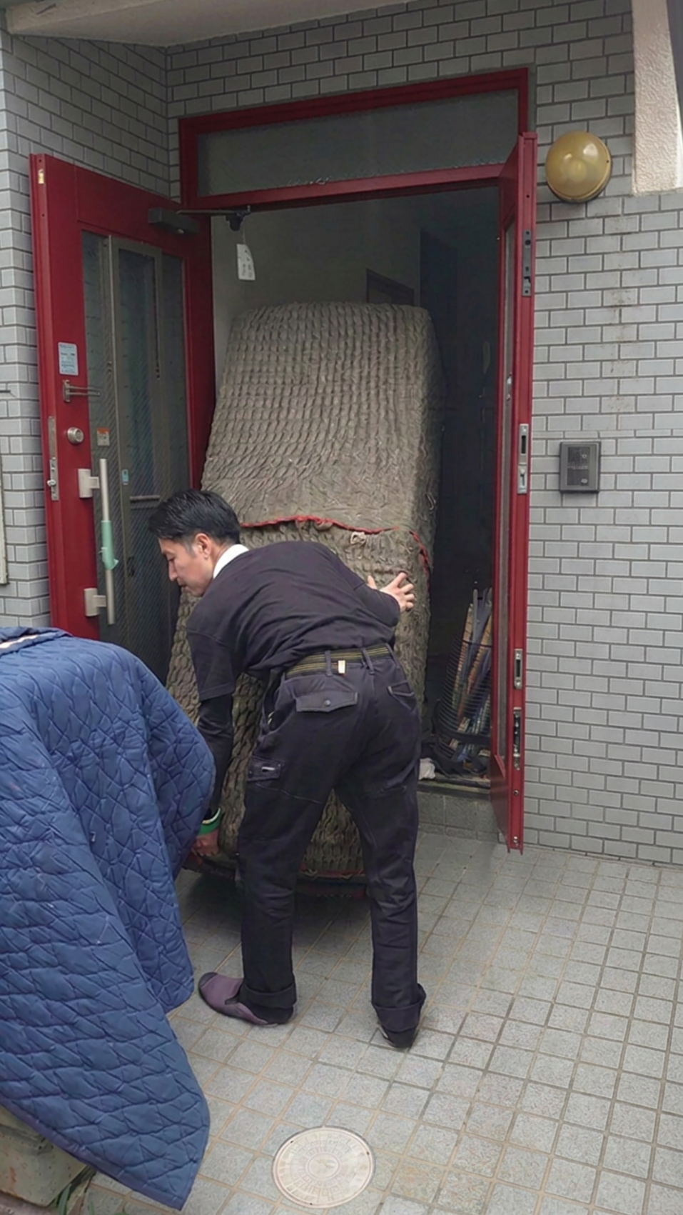 ジャバラパットで保護して搬出