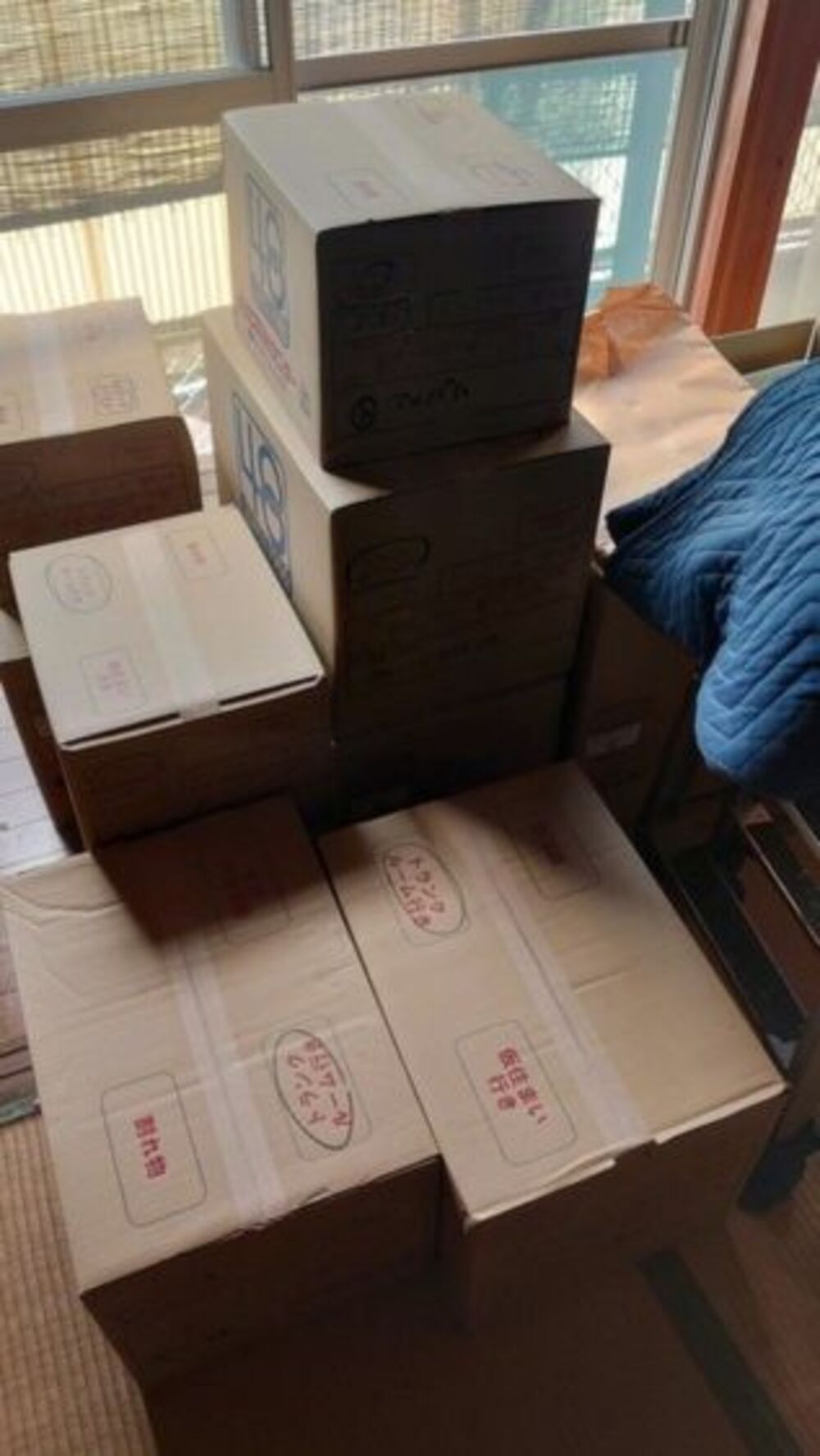厳重に梱包されたトランクルームお預かり予定の段ボール