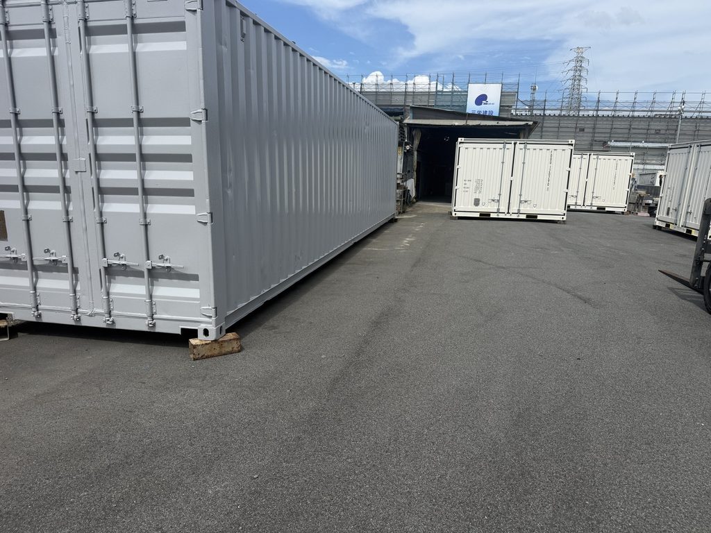 改造ベース用コンテナが連日入庫しております