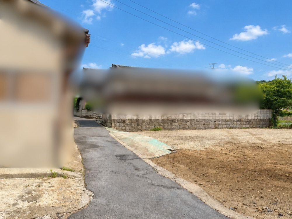 奈良県生駒郡平群町の解体工事におけるブロック造作業所の撤去風景