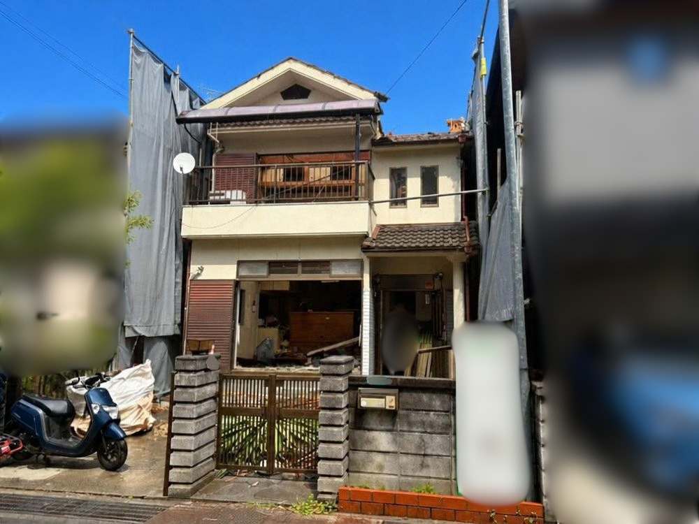 奈良県北葛城郡上牧町の木造2階建て解体工事の様子