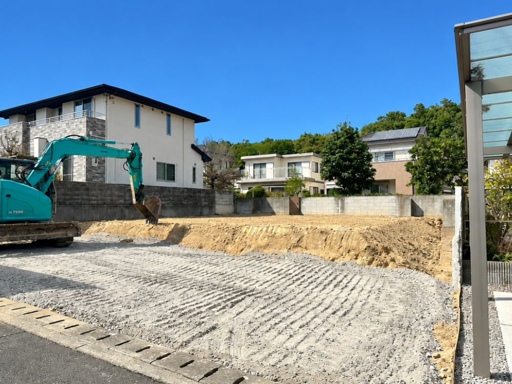 奈良市の解体工事におけるブロック塀・石垣撤去および残土処分の風景