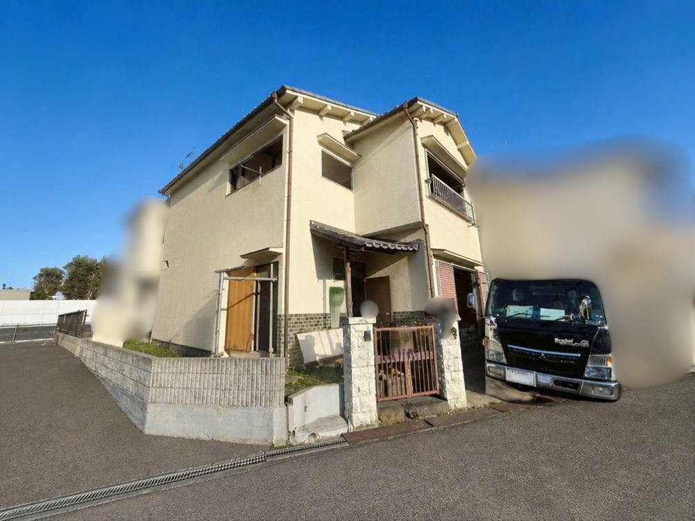 大阪府大阪狭山市の木造2階建て解体工事の様子