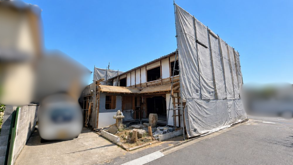 奈良県桜井市における木造2階建て（60坪）家屋の解体工事の様子