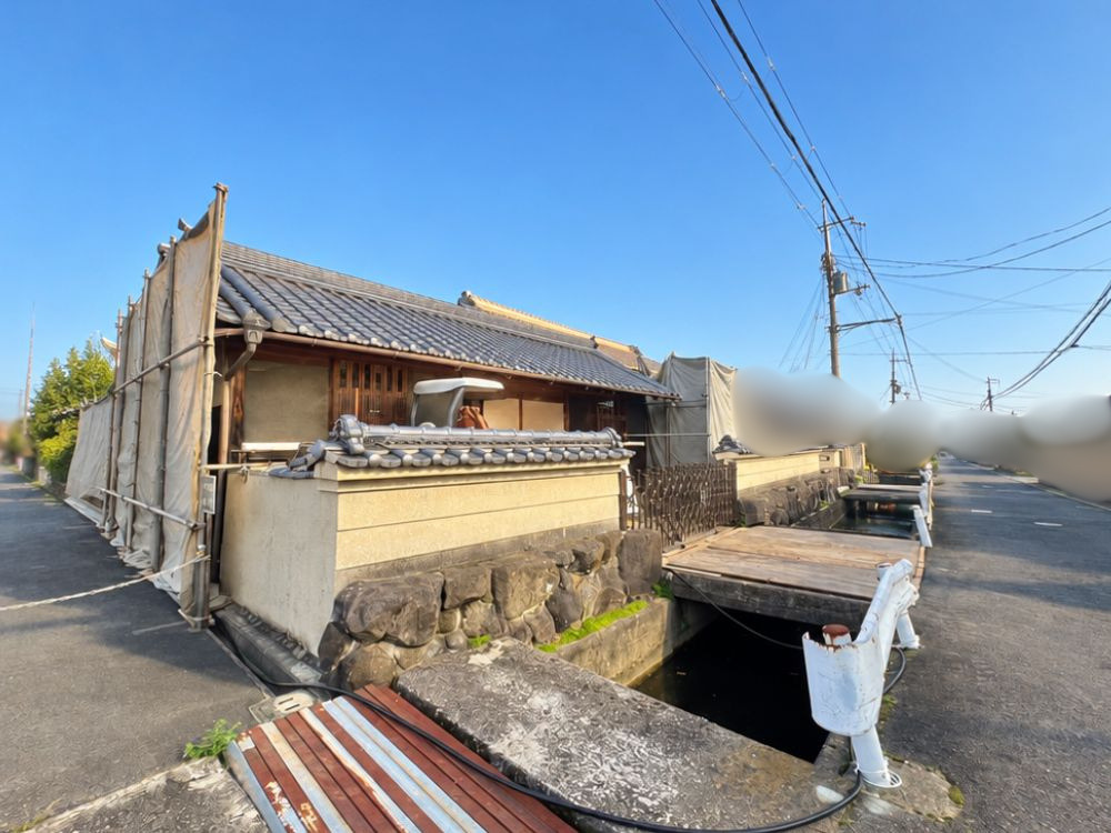奈良県天理市の木造中2階および平屋切り離し解体工事の様子