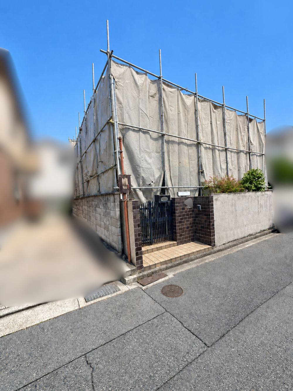 大阪府八尾市の木造2階建て家屋解体工事の様子