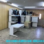 残りの什器を2t1台で積み込み